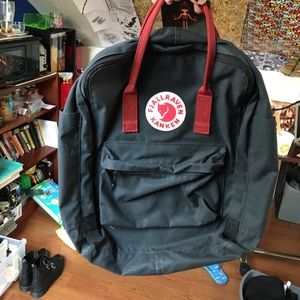 Amazing condition black and red kanken!